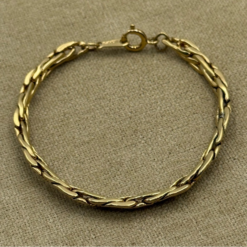 Small Elegant Gold tone Chain Bracelet